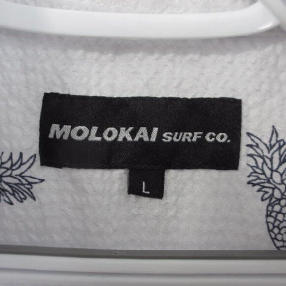 Molokai Seersucker White and Navy Blue Pineapple Button Down Shirt - Picture 3 of 12